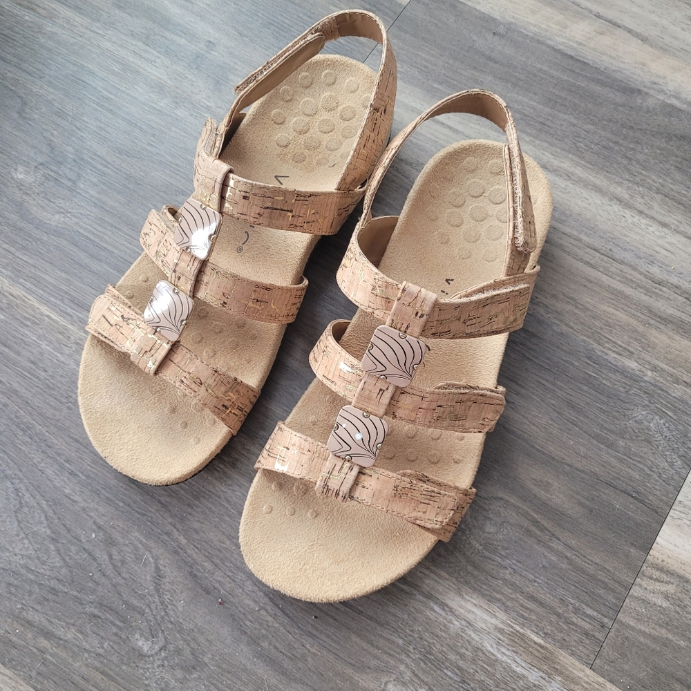 Vionic Gold Tan Sandals Comfort Slingback
